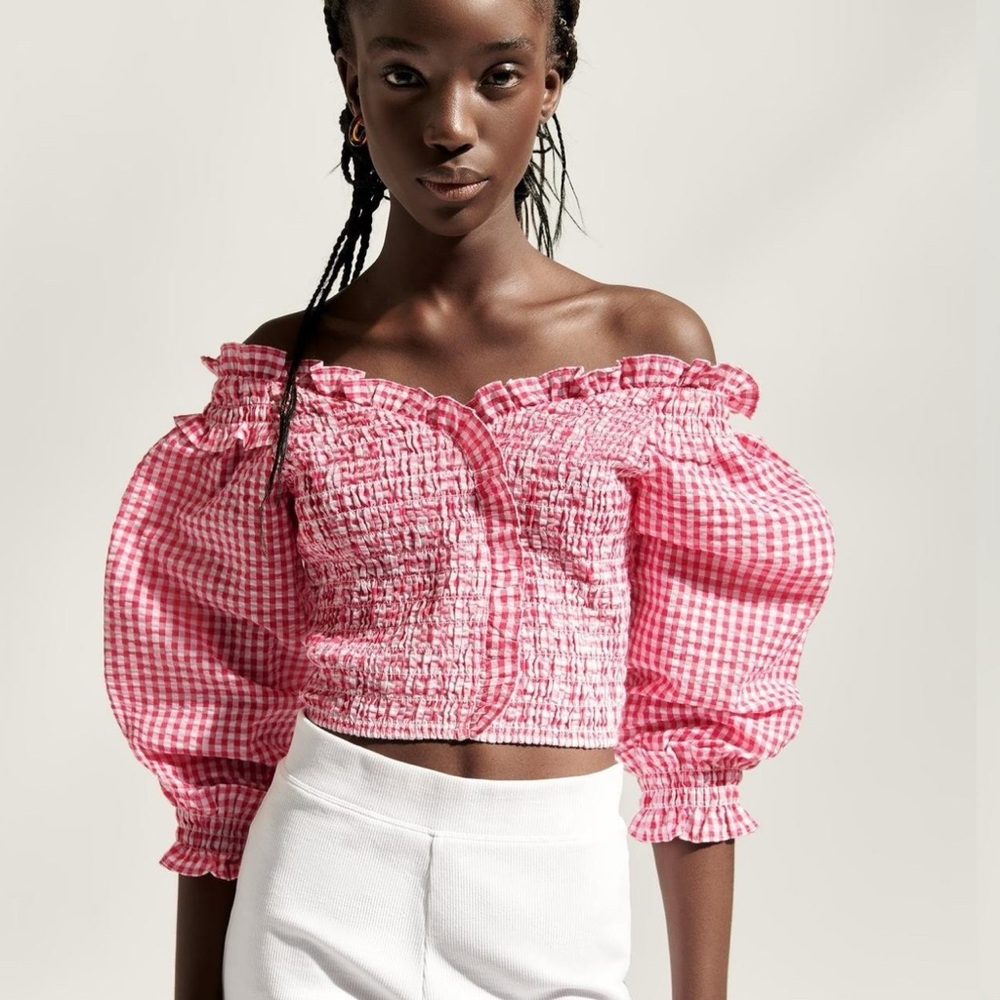 Zara red and white cropped top